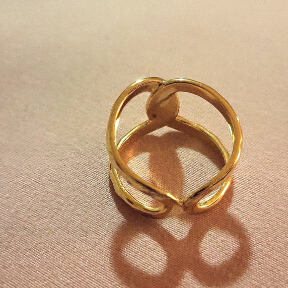 Ring - Picture 2 of 4